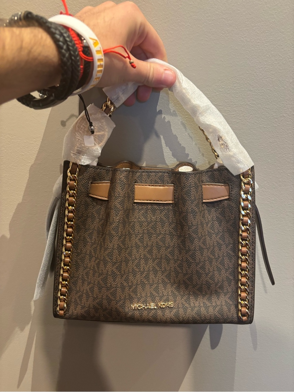 Michael Kors Brown Logo Chain-Trim Handbag mini bag does have crossbody string